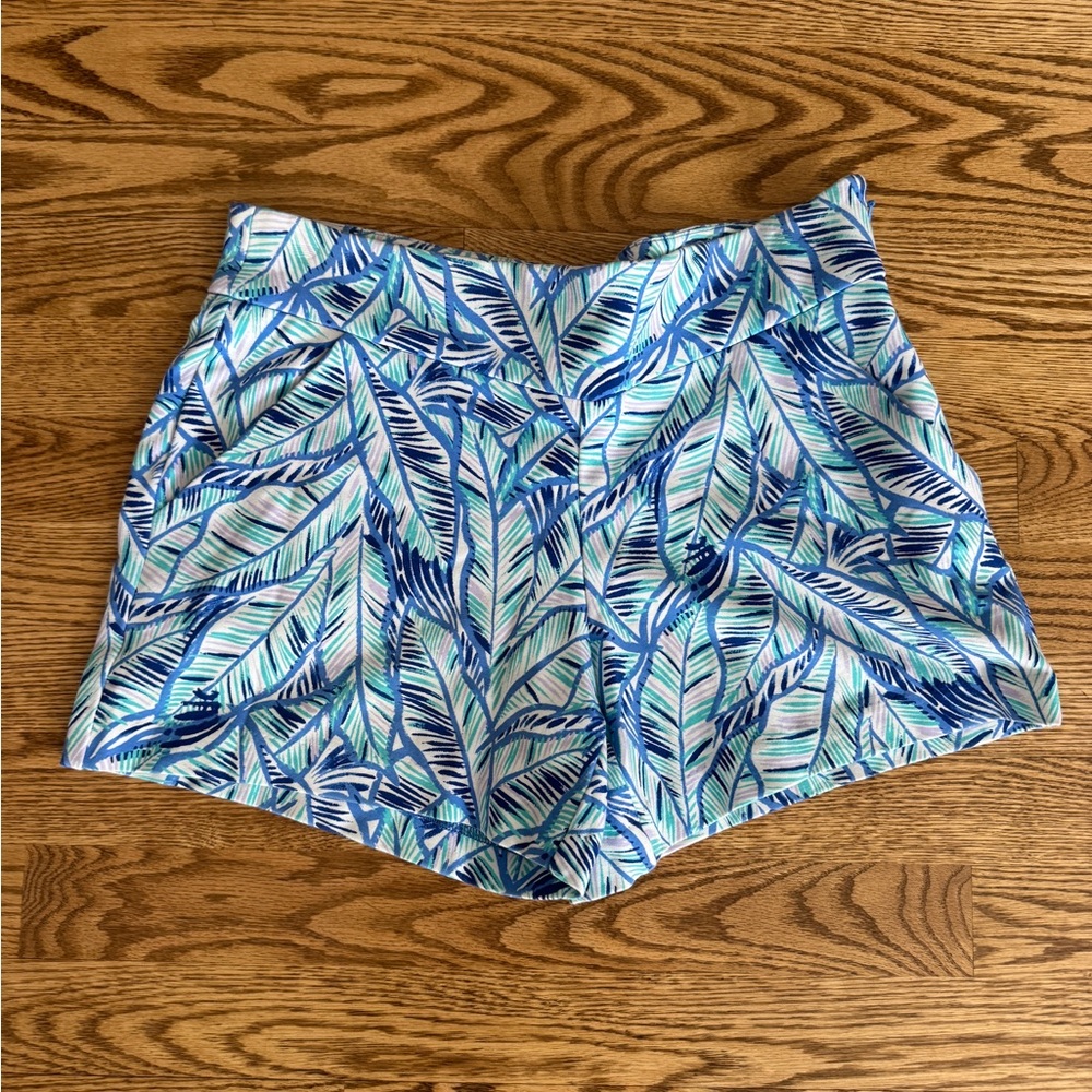 Lilly Pulitzer Blue and Green Leaf Print Shorts. Size 2.